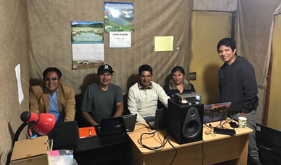 Junto a los traductores de la biblia al Wanca