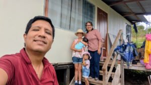 Foto de la familia Rosas Maya