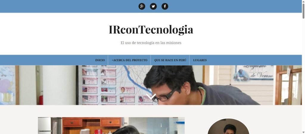 Screenshot of the original ircontecnologia.org homepage from 2015, showing the site title and a photo of Pepe working at the Instituto Lingüístico de Verano office